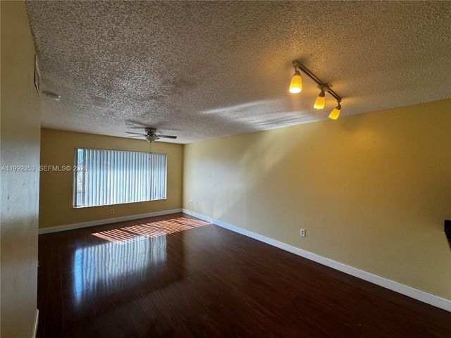 3274 NW 103rd Ter 201-A, Coral Springs, FL 33065