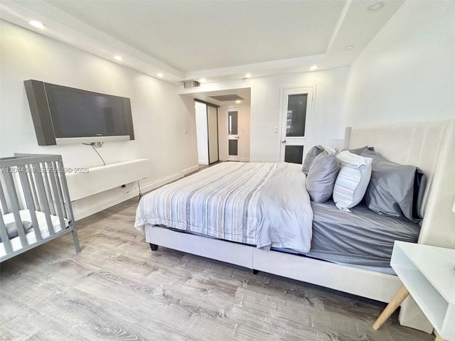 2030 S Ocean Dr 423, Hallandale Beach, FL 33009