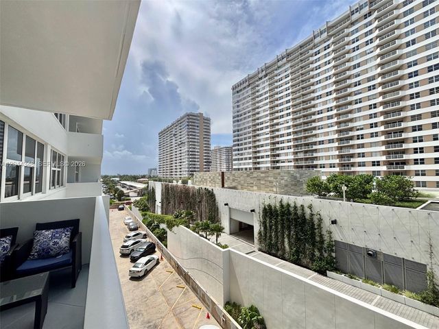 2030 S Ocean Dr 423, Hallandale Beach, FL 33009