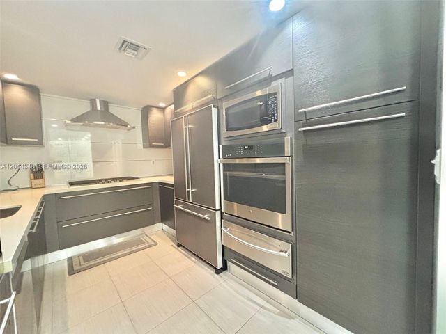 2030 S Ocean Dr 423, Hallandale Beach, FL 33009