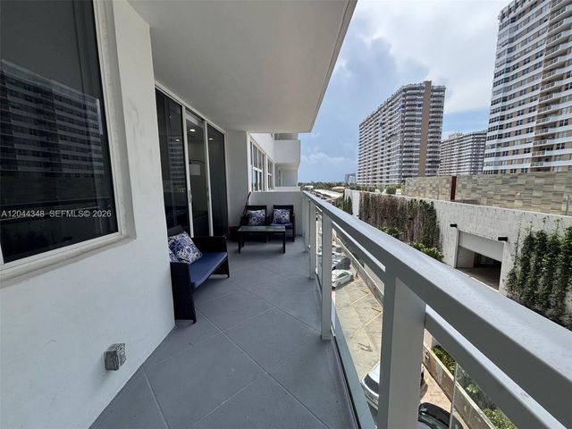 2030 S Ocean Dr 423, Hallandale Beach, FL 33009