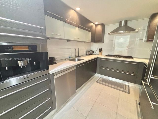 2030 S Ocean Dr 423, Hallandale Beach, FL 33009