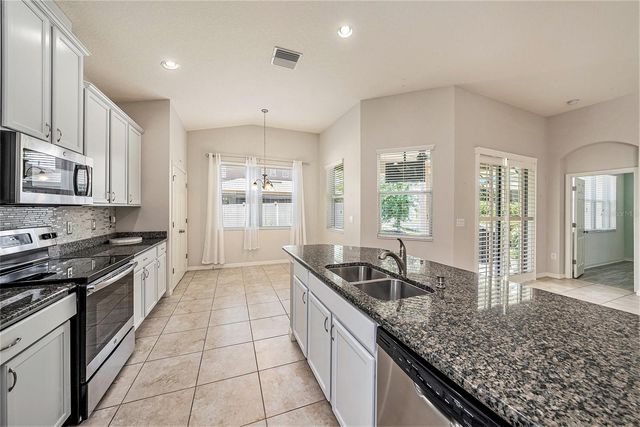 8202 WILLOW BEACH DRIVE, Riverview, FL 33578