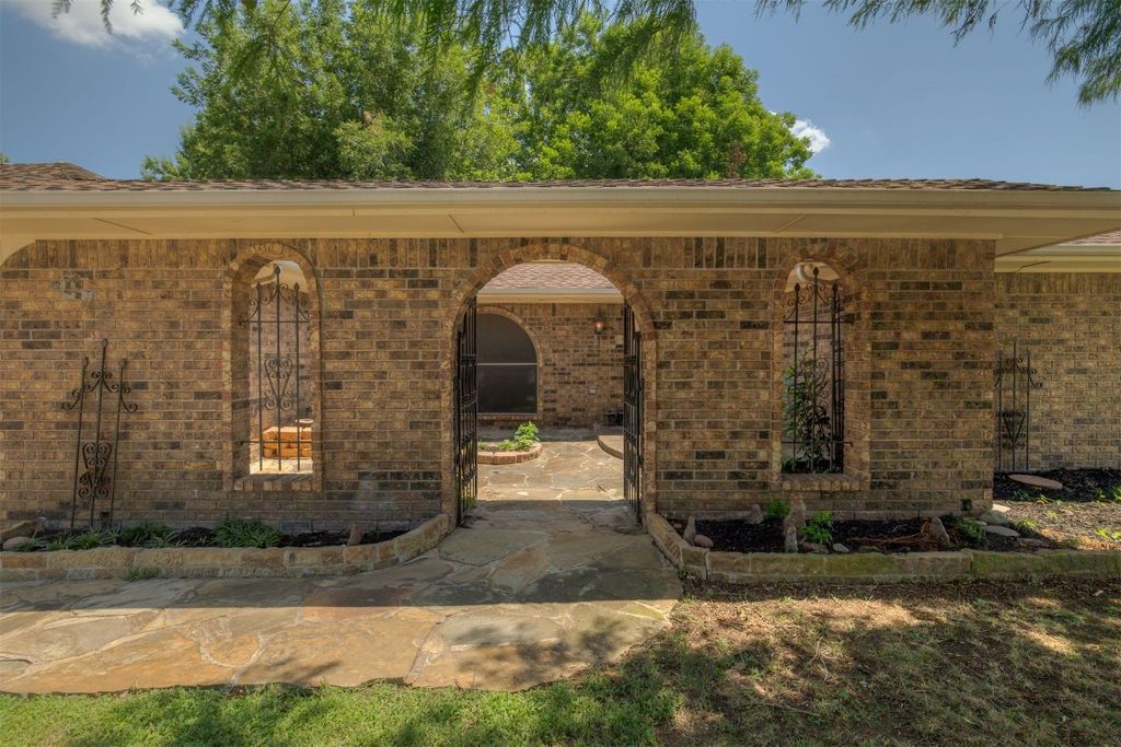 9508 S Trafalgar Drive, Oklahoma City, OK 73139