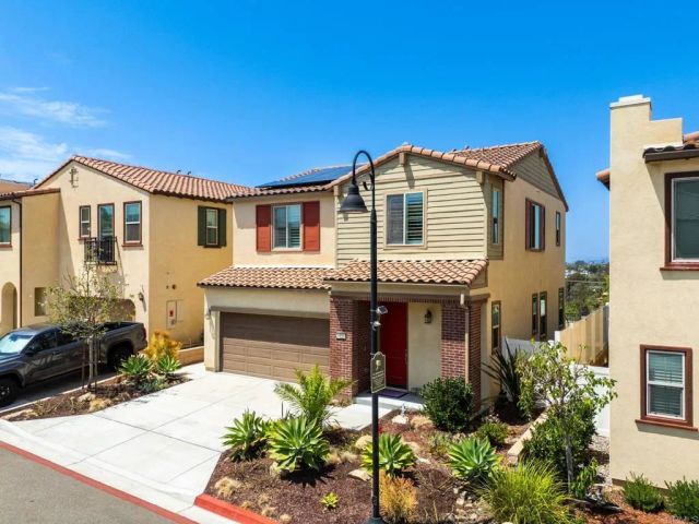 1525 Wildgrove Ave, Vista, CA 92081