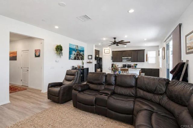 1525 Wildgrove Ave, Vista, CA 92081