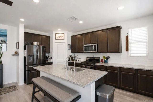 1525 Wildgrove Ave, Vista, CA 92081