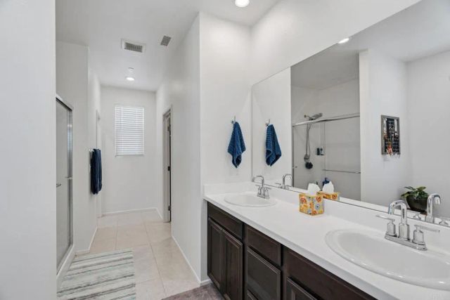 1525 Wildgrove Ave, Vista, CA 92081