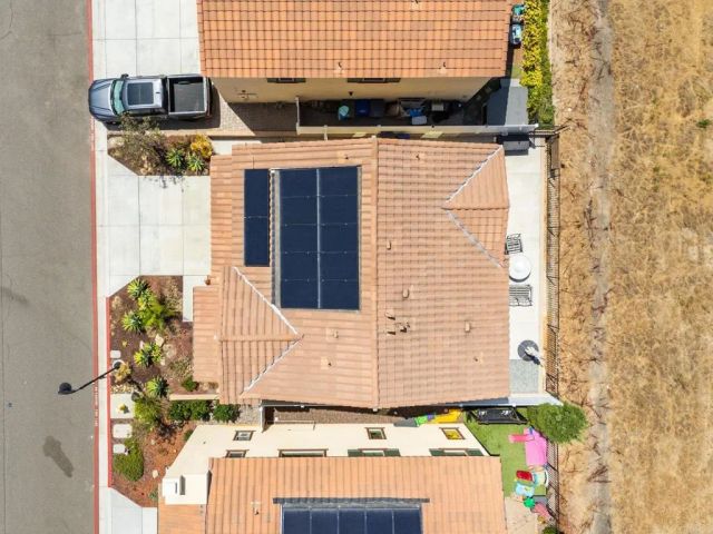 1525 Wildgrove Ave, Vista, CA 92081