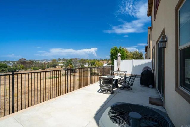 1525 Wildgrove Ave, Vista, CA 92081