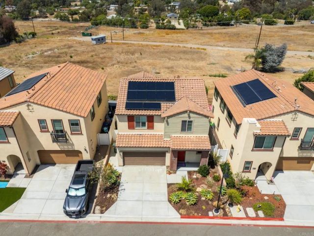 1525 Wildgrove Ave, Vista, CA 92081