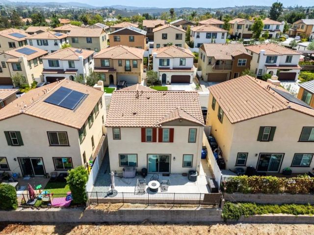 1525 Wildgrove Ave, Vista, CA 92081
