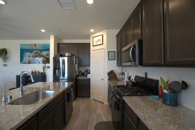 1525 Wildgrove Ave, Vista, CA 92081