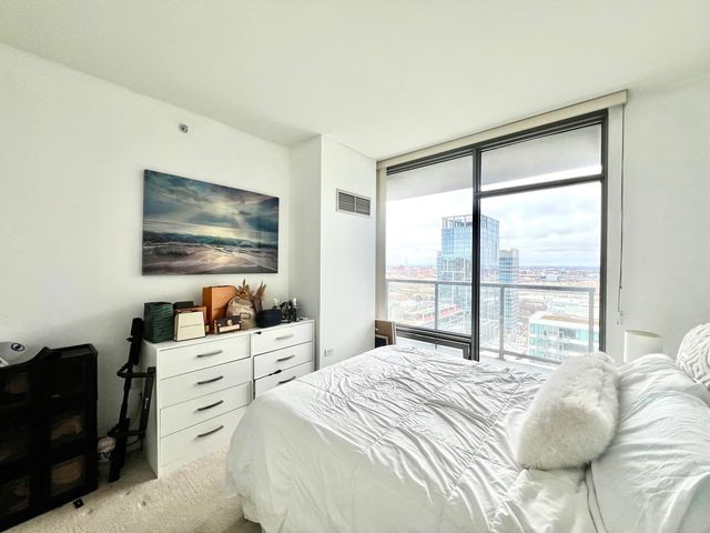 100 E 14TH Street 2108, Chicago, IL 60605