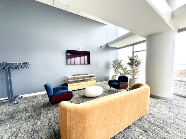 100 E 14TH Street 2108, Chicago, IL 60605