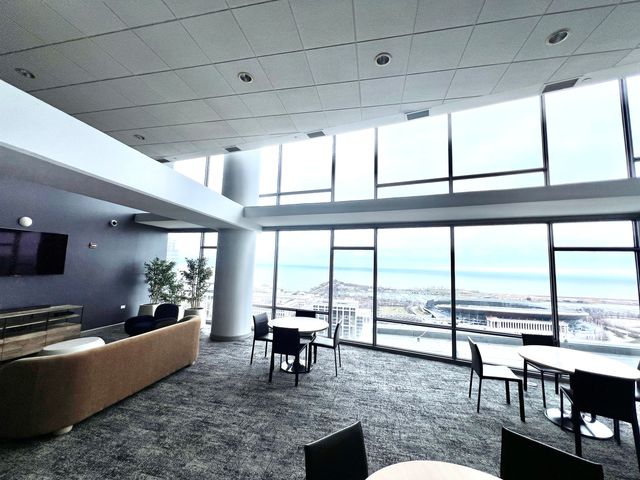 100 E 14TH Street 2108, Chicago, IL 60605