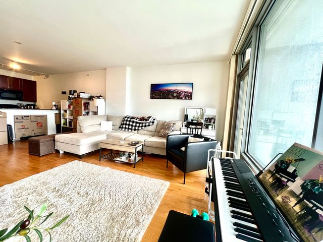 100 E 14TH Street 2108, Chicago, IL 60605