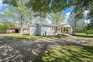620 Maple Bend Rd, Winchester, TN 37398