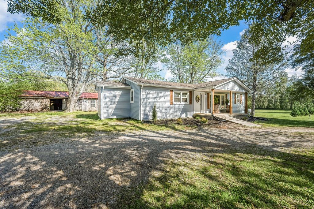 620 Maple Bend Rd, Winchester, TN 37398