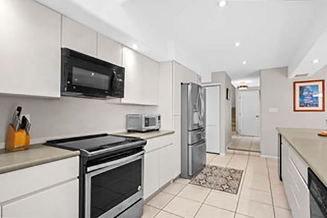 98 Mehani Pl, Kihei, HI 96753