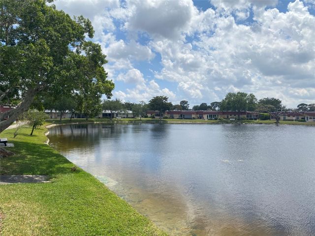 393 Bennington Ln 393, Lake Worth, FL 33467