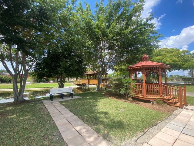 393 Bennington Ln 393, Lake Worth, FL 33467