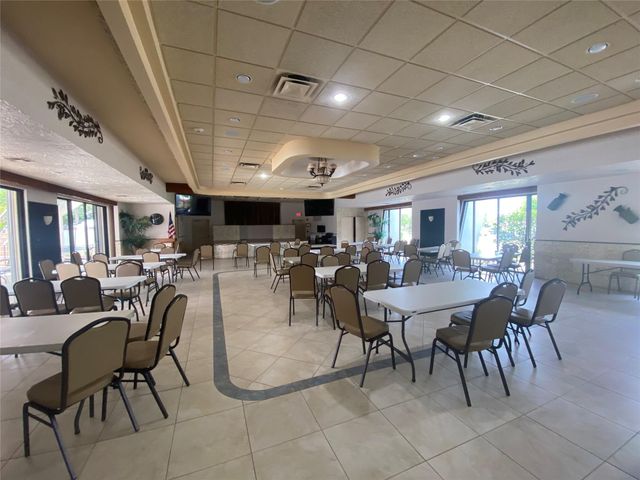 393 Bennington Ln 393, Lake Worth, FL 33467