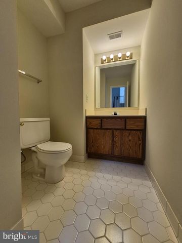 9813 SAILFISH TER, Gaithersburg, MD 20886