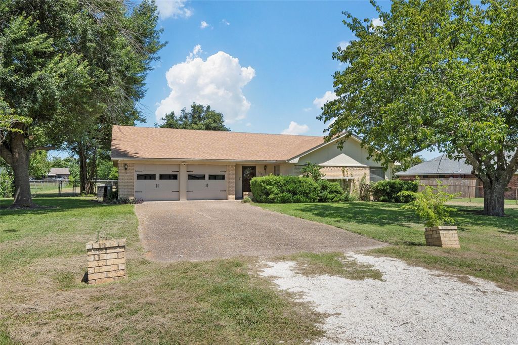 105 Melissa Street, Bruceville Eddy, TX 76524
