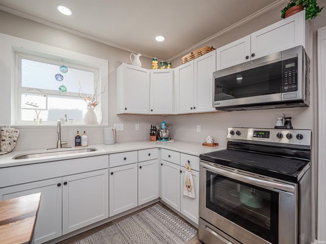 1929 Stringtown Road, Evansville, IN 47711