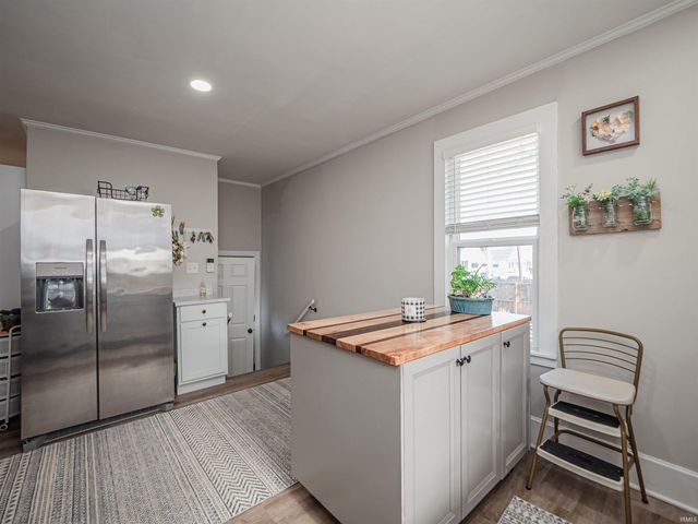 1929 Stringtown Road, Evansville, IN 47711