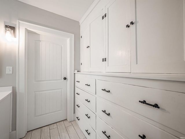 1929 Stringtown Road, Evansville, IN 47711