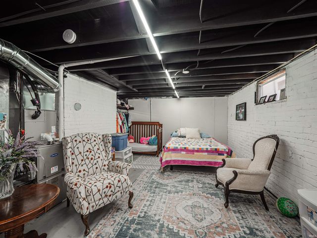 1929 Stringtown Road, Evansville, IN 47711