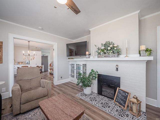 1929 Stringtown Road, Evansville, IN 47711