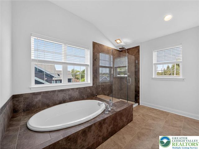477 Newlins East, Forks Twp, PA 18040