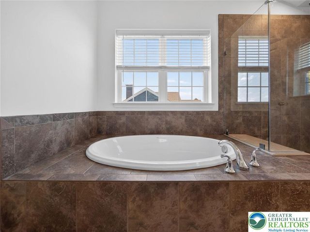 477 Newlins East, Forks Twp, PA 18040