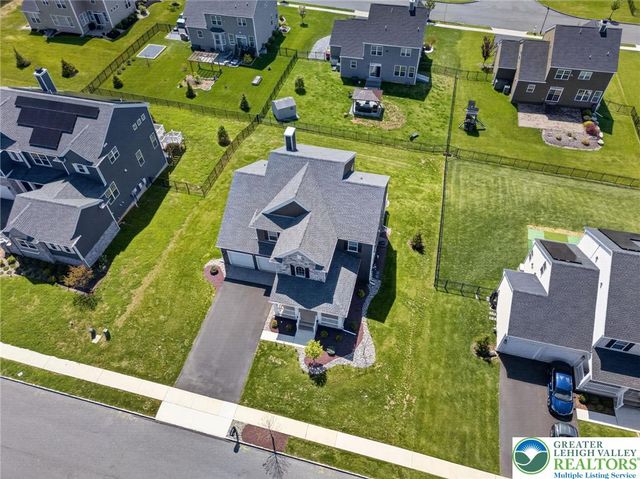477 Newlins East, Forks Twp, PA 18040