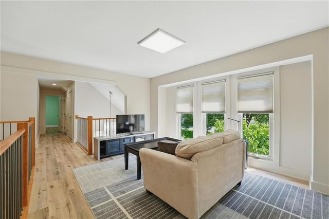 6112 N Mattox Road, Kansas City, MO 64151