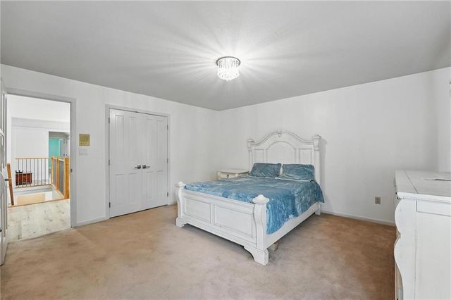 6112 N Mattox Road, Kansas City, MO 64151