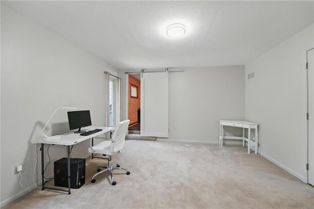 6112 N Mattox Road, Kansas City, MO 64151