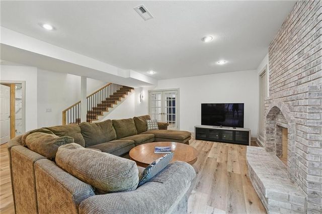 6112 N Mattox Road, Kansas City, MO 64151