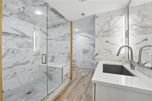 6112 N Mattox Road, Kansas City, MO 64151