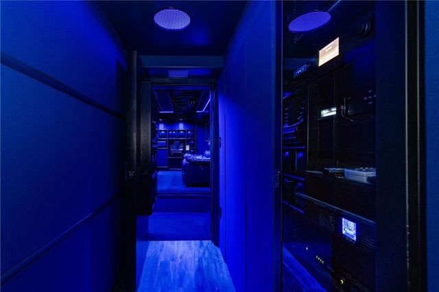 6112 N Mattox Road, Kansas City, MO 64151