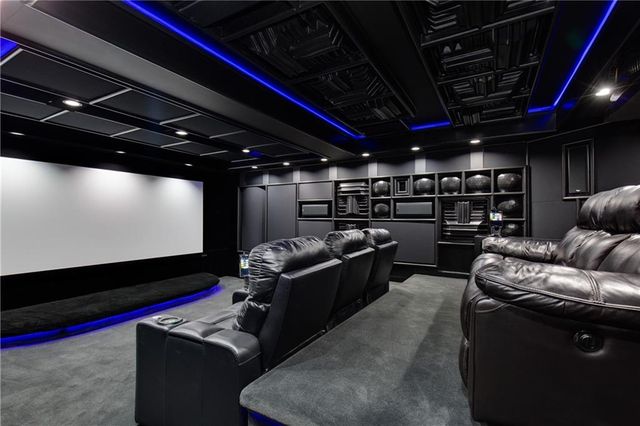 6112 N Mattox Road, Kansas City, MO 64151