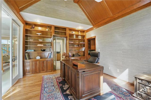 6112 N Mattox Road, Kansas City, MO 64151