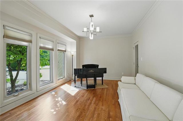 6112 N Mattox Road, Kansas City, MO 64151