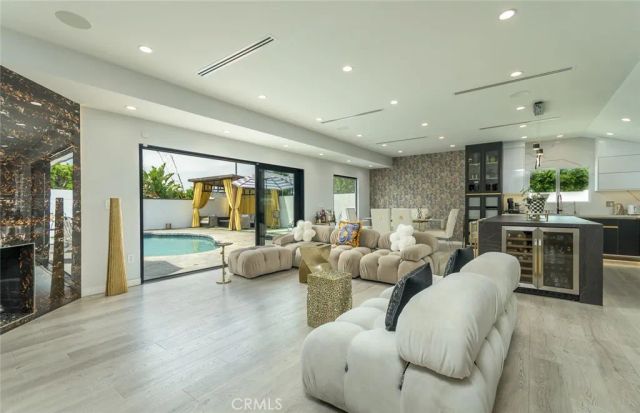 16964 Knapp Street, Northridge, CA 91343