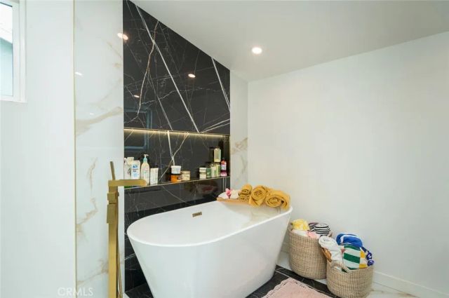 16964 Knapp Street, Northridge, CA 91343