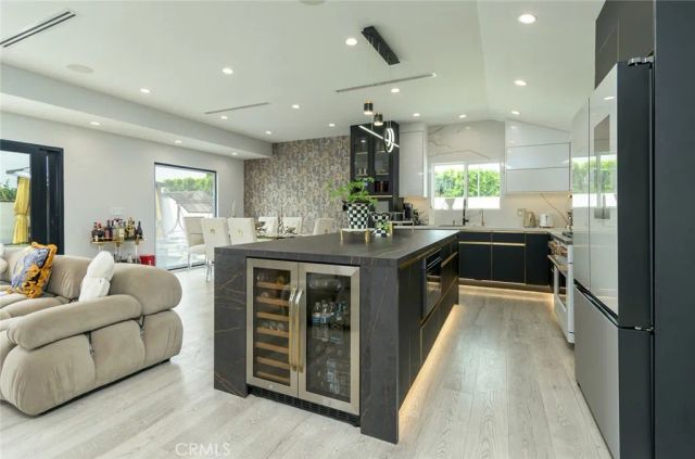 16964 Knapp Street, Northridge, CA 91343