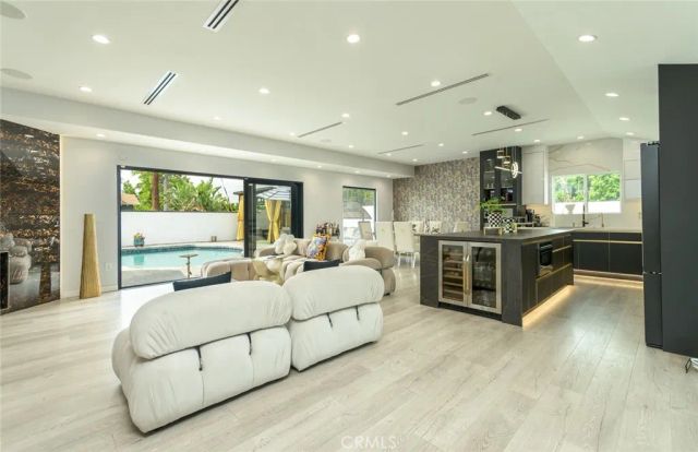16964 Knapp Street, Northridge, CA 91343
